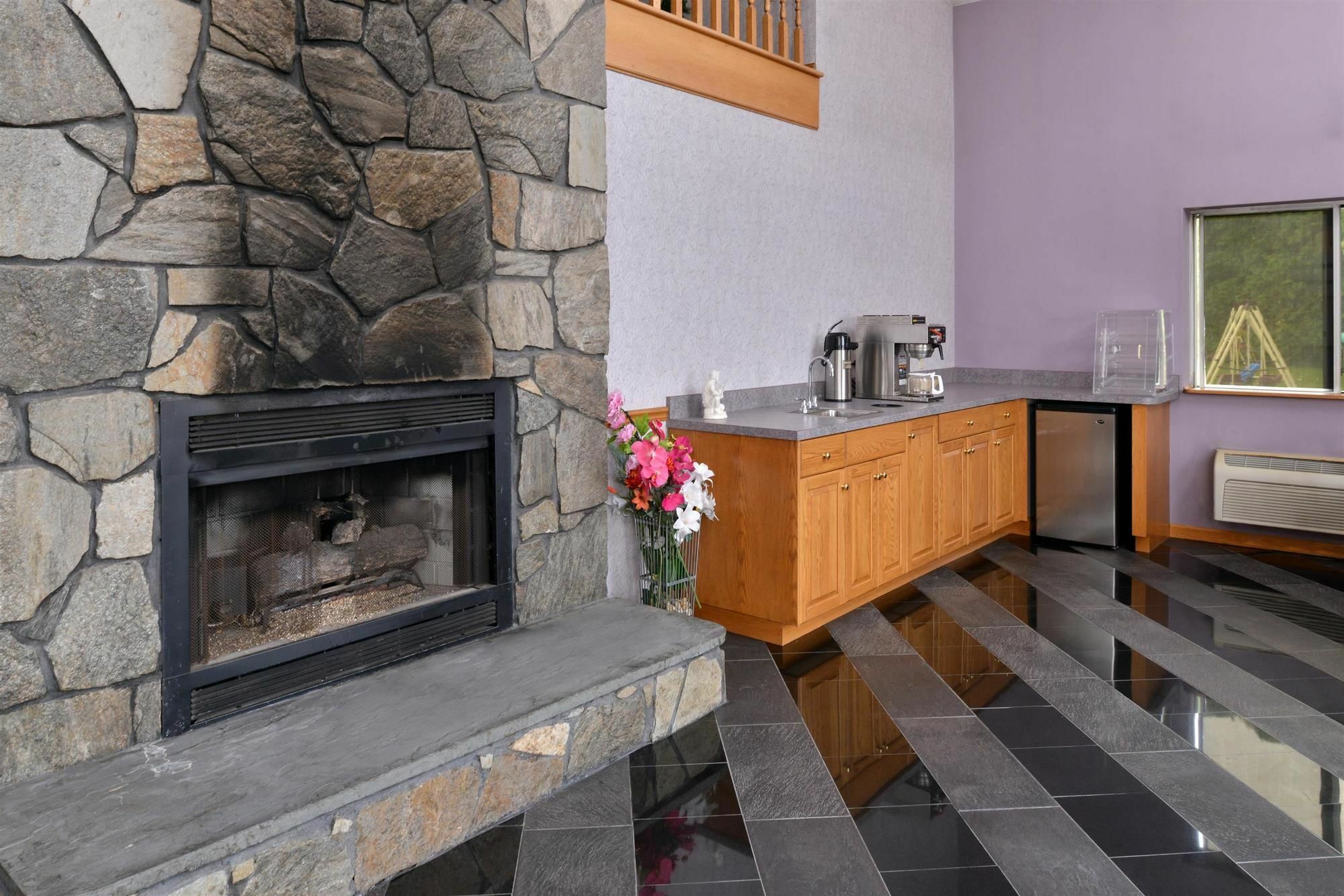 Americas Best Value Inn & Suites 울코트 외부 사진